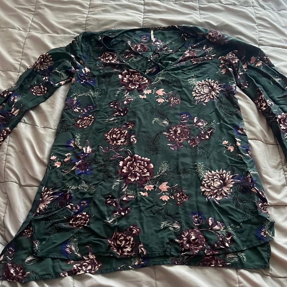 Beautiful light weight floral dress